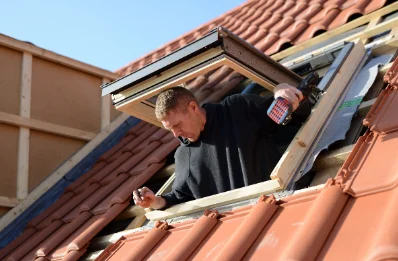 Pose de fenêtres de toit Velux à Chazemais